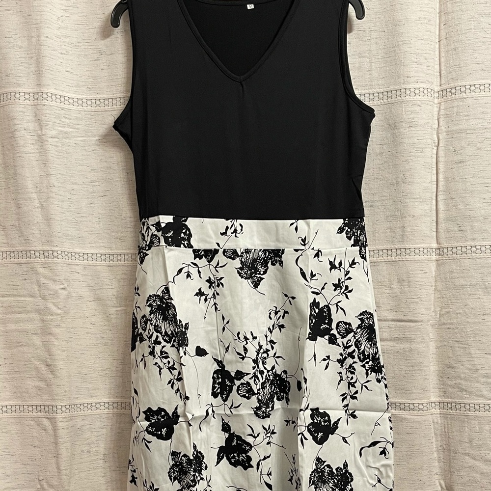 NWOT dress cute print small medium black white new